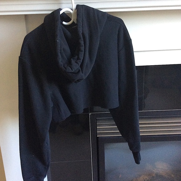 black cropped champion hoodie - Picture 2 of 2